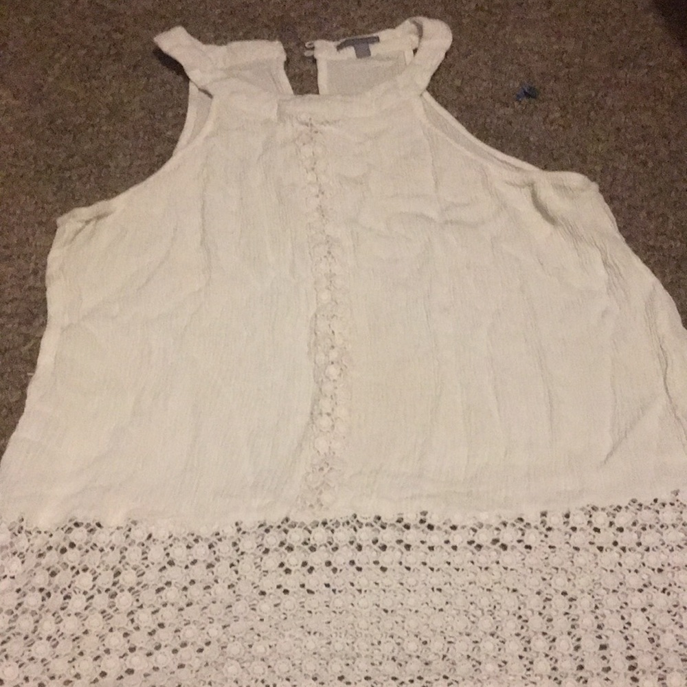 White shirt it’s a medium in girls